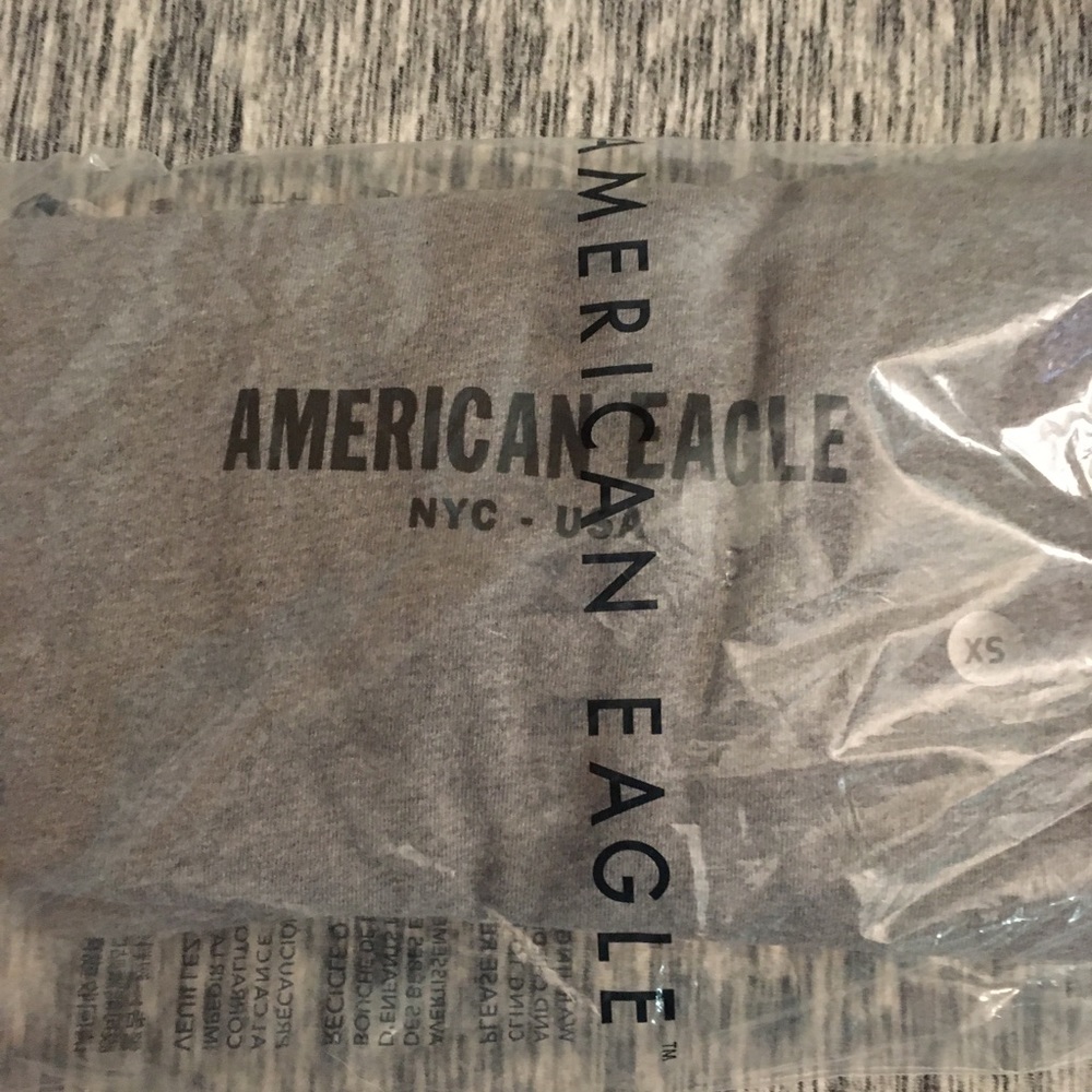 American Eagle men’s shirt